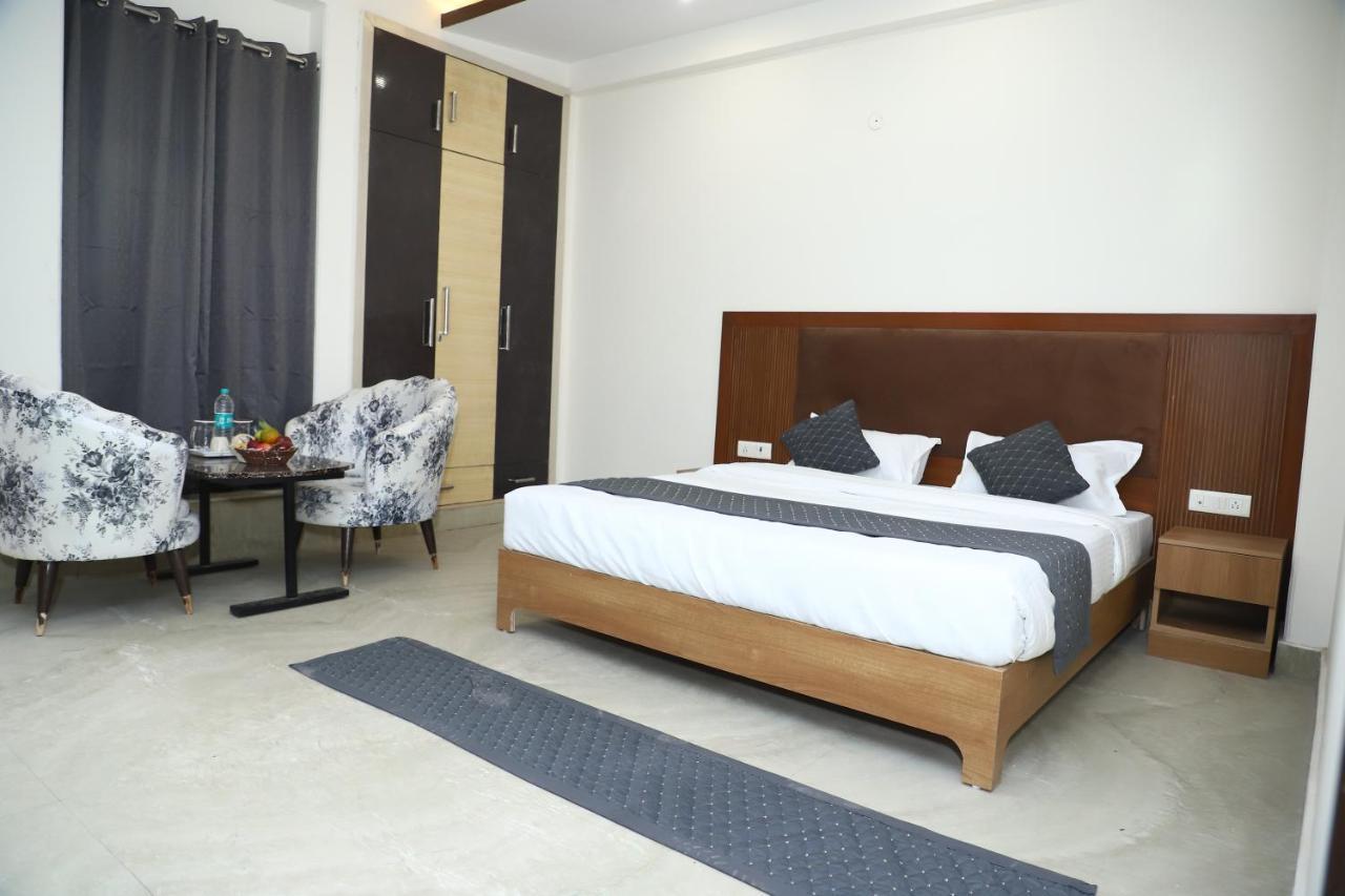 Lyf Corporate Suites - Noida Sector 19 Экстерьер фото