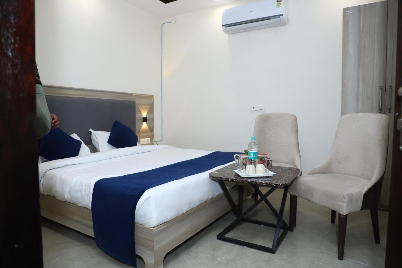 Lyf Corporate Suites - Noida Sector 19 Экстерьер фото