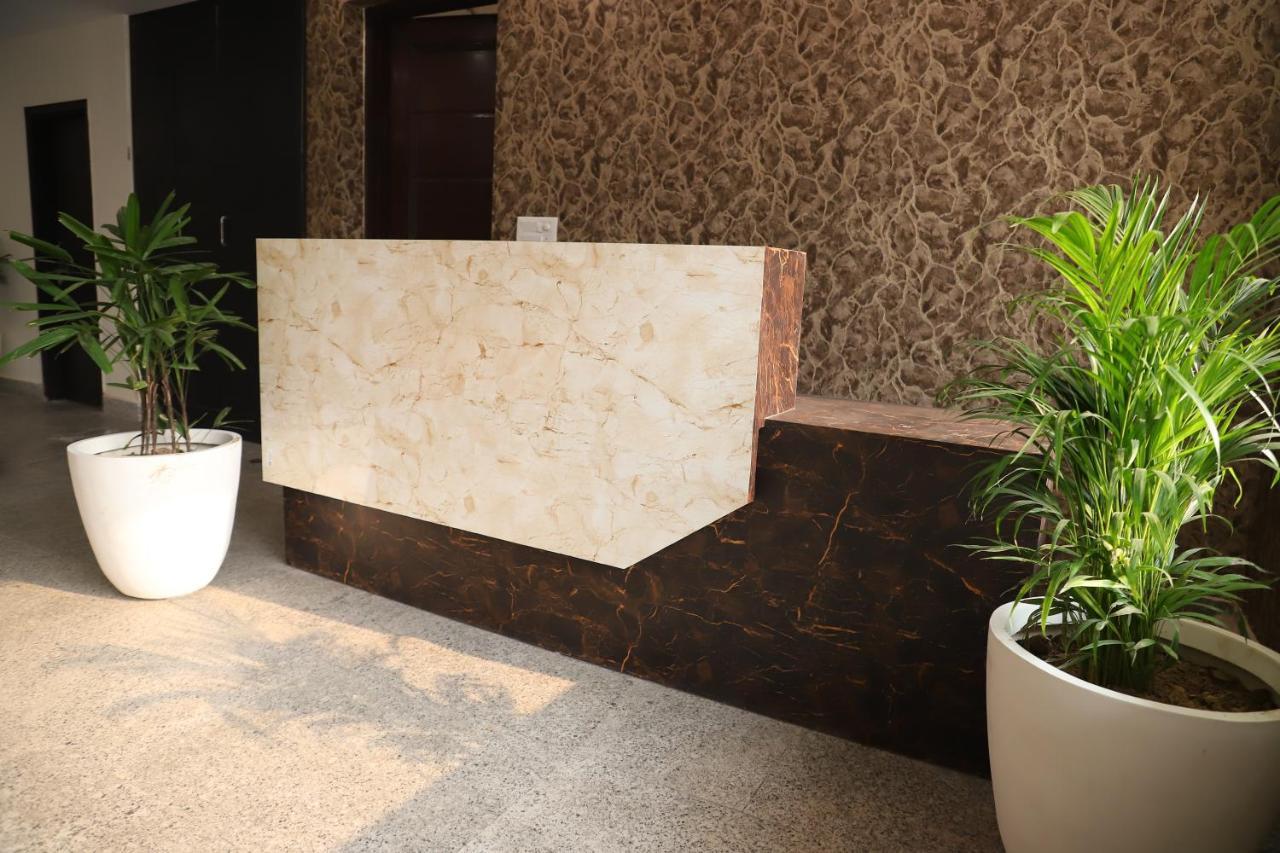 Lyf Corporate Suites - Noida Sector 19 Экстерьер фото